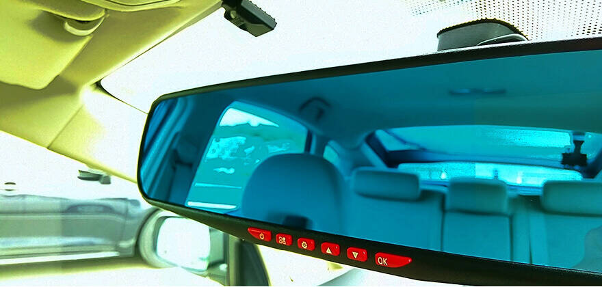 ナビ連携デジタルルームミラー柄カーナビの取り付け後イメージ